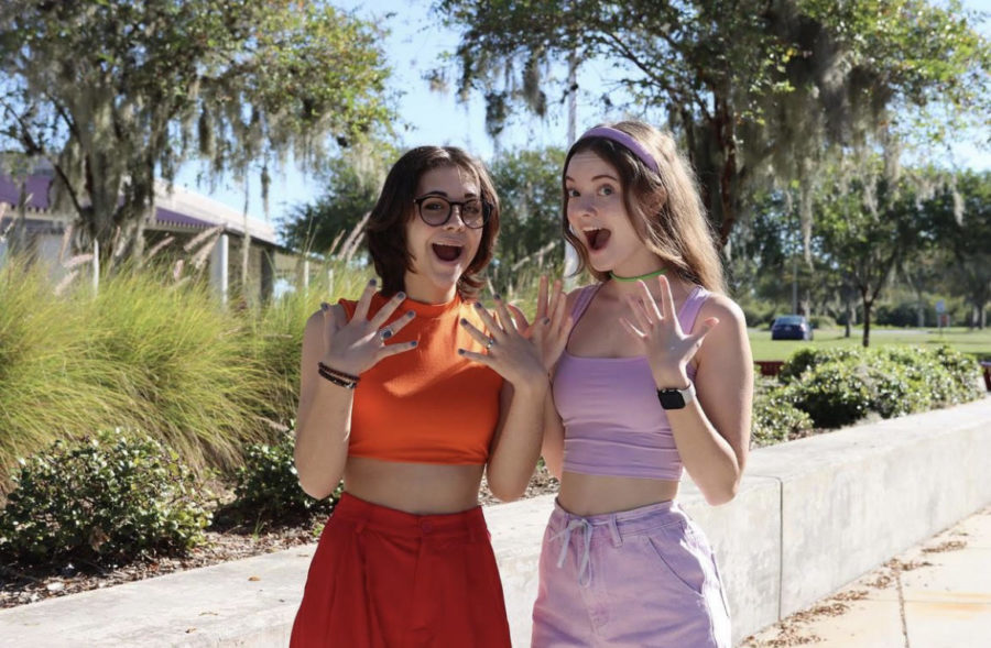 Students dressed up as Velma and Daphne for Dynamic Duos spirit day. 